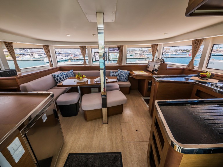 Rent a Lagoon Lagoon 42 Le Marin