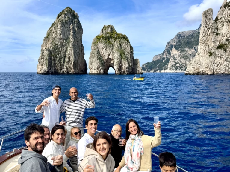 Bareboat Rental Motorboat Apreamare with a boat licence