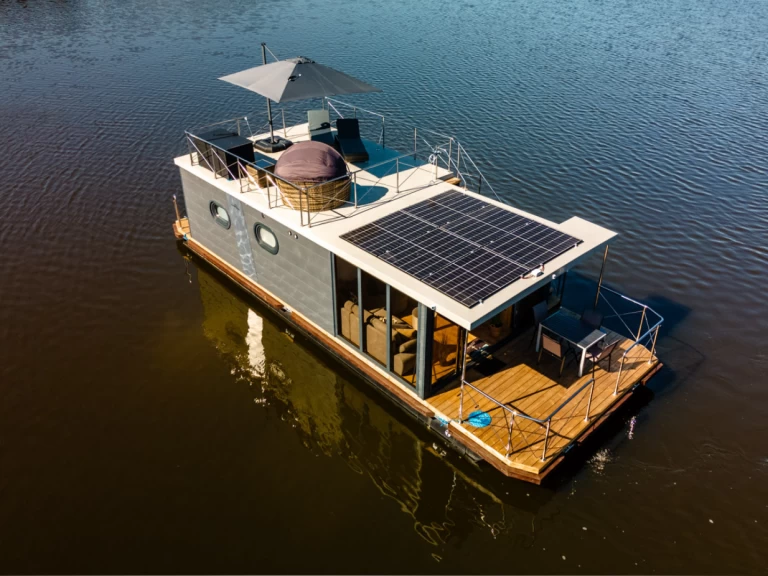 Bareboat Rental Houseboat Rivo with a boat licence