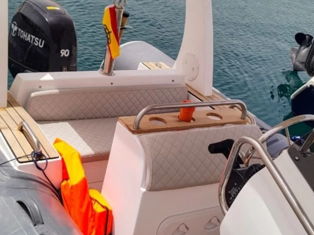 Aliboat Rib580 in Port of Alicante on SamBoat