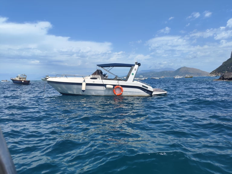 Bareboat Rental Motorboat Mano Marine with a boat licence