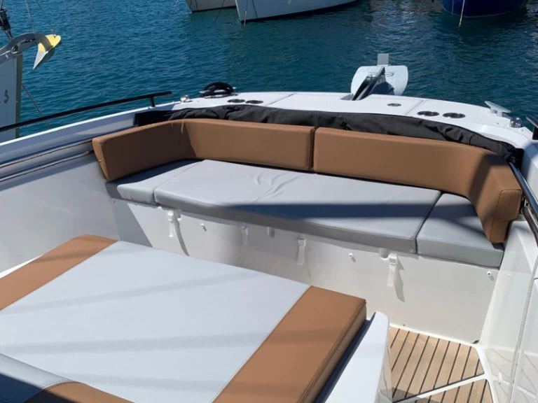 Motorboat rental with or without captain Bénéteau Cannes
