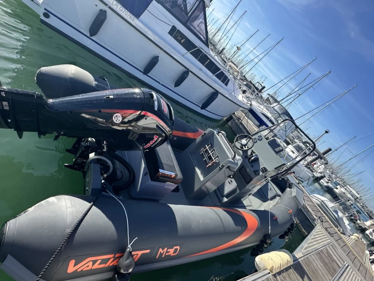 Yacht charter Royan cheap Valiant 630 Sport