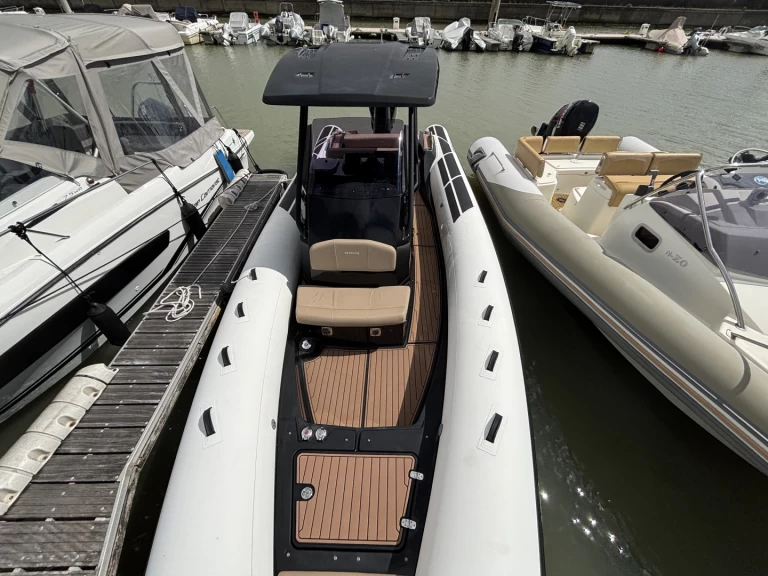 Yacht charter Royan cheap Eagle 8