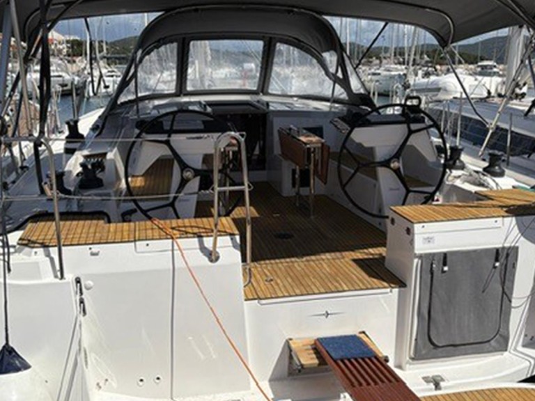 Boat rental Bavaria Bavaria C46 in Jezera on Samboat