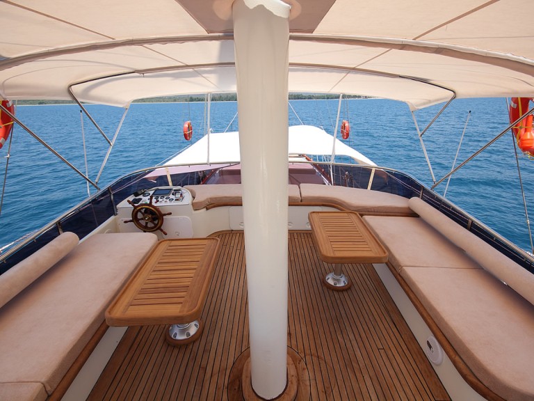 Yacht charter Fethiye cheap wooden