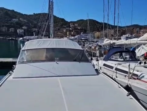 Bareboat Rental Motorboat Tecnomarine with a boat licence