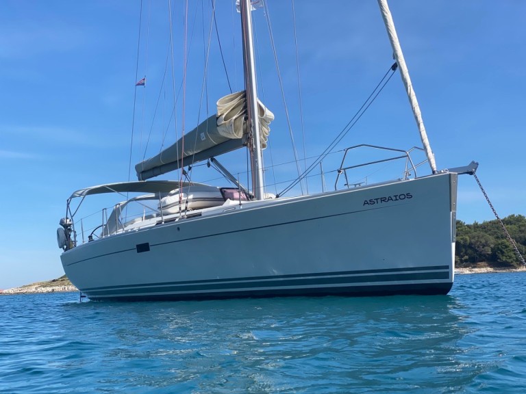 Hanse Hanse 430 E in Pula on SamBoat
