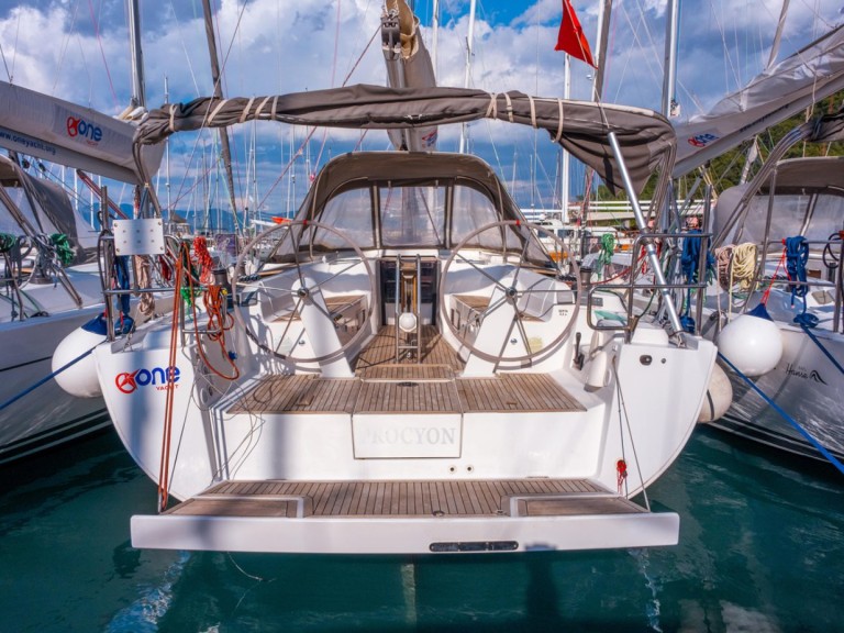 Bareboat Rental Sailboat Hanse with a boat licence
