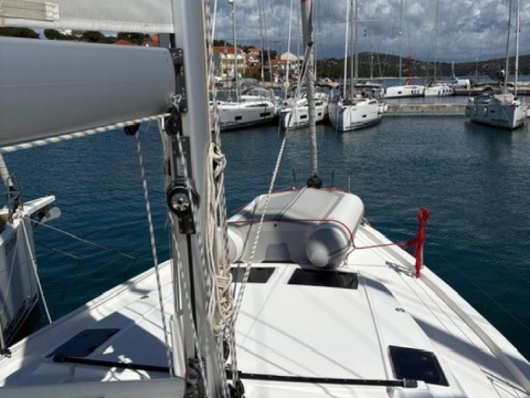 Sailboat rental in Jezera - Bavaria Bavaria C46