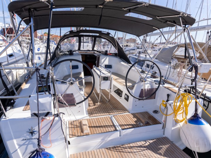 Yacht charter Biograd na Moru cheap Sun Odyssey 349