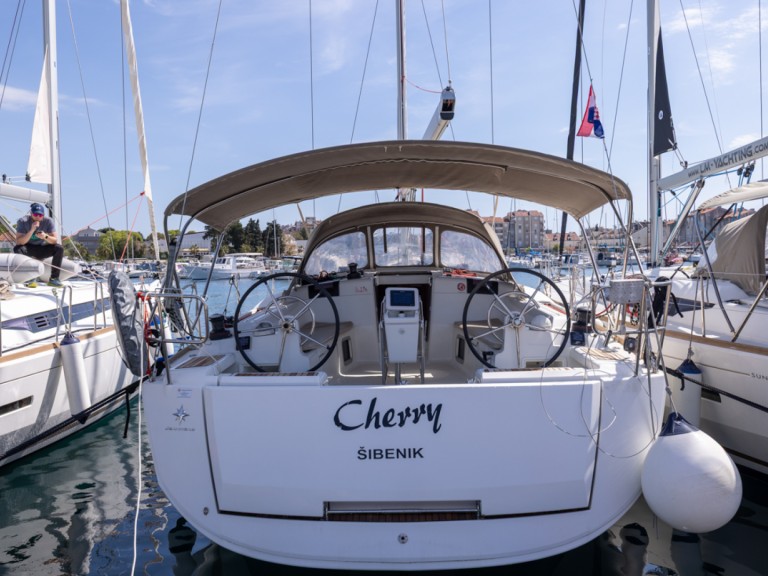 Bareboat Rental Sailboat Jeanneau with a boat licence