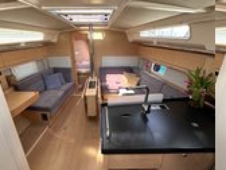 Bareboat Rental Sailboat Hanse with a boat licence