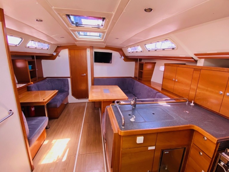Hanse Hanse 430 E charter bareboat or captained in  Pula