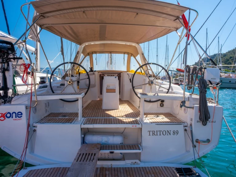 Bénéteau Oceanis 38.1 in Fethiye on SamBoat
