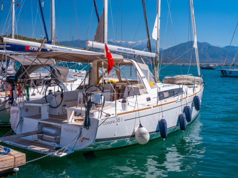 Rent a Bénéteau Oceanis 38.1 Fethiye