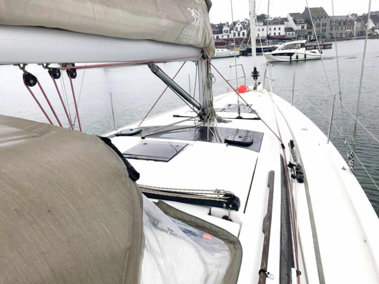Sailboat for rent La Trinité-sur-Mer at the best price