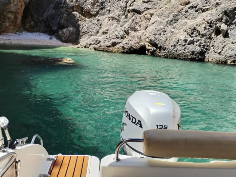 Atlantic Marine Suncruiser 570 in Vrbnik on SamBoat