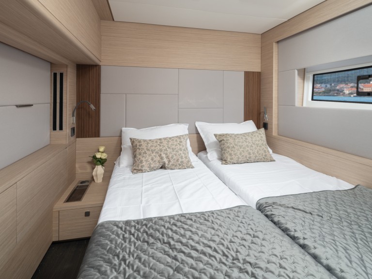 Rent a Lagoon Lagoon 60 Split