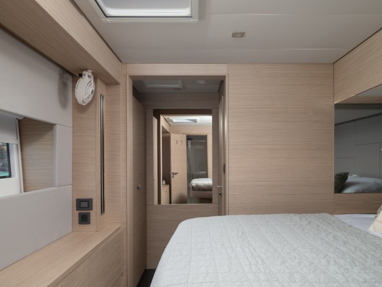 Catamaran rental in Split - Lagoon Lagoon 60