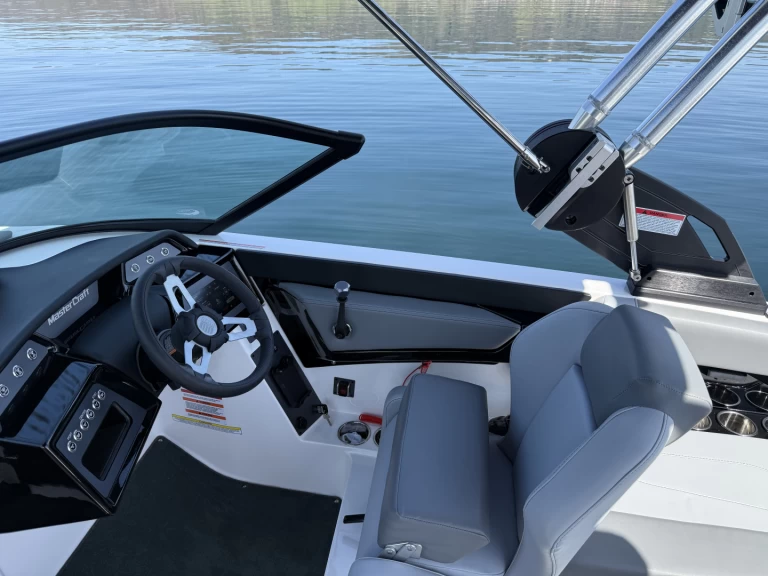 Boat rental Mastercraft NXT 20 in Bodman-Ludwigshafen on Samboat