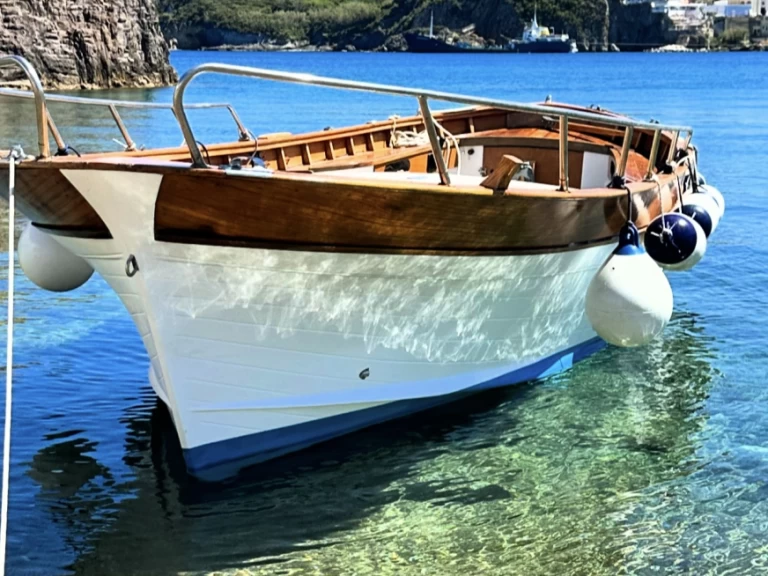 Yacht charter Ponza cheap Smeraldo