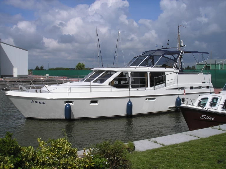 Motorboat for rent Woudsend at the best price