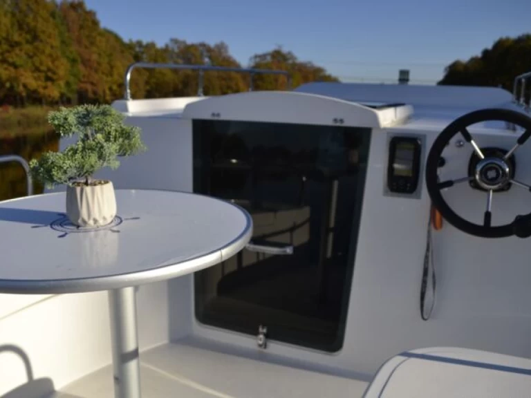 Rent a Woterfitz Voyager 860 České Vrbné