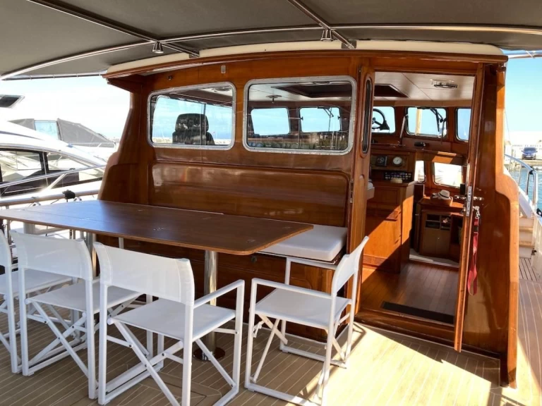 Bareboat Rental Motorboat Kok Vinkeveen with a boat licence