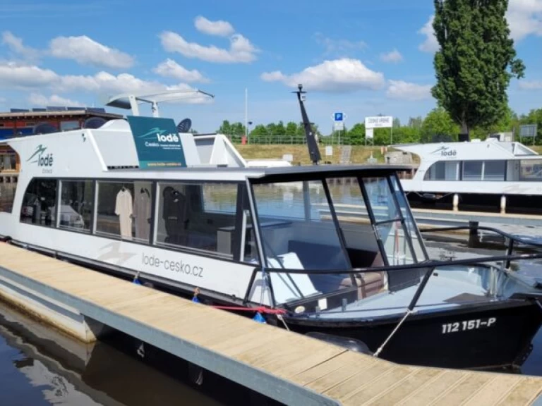 Yacht charter České Vrbné cheap YB35
