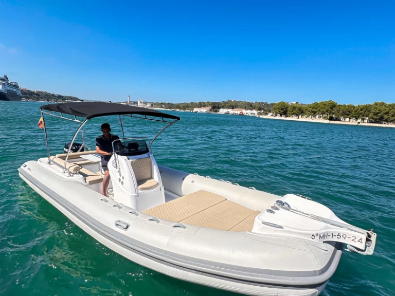 RIB rental in Mahón - Tarpon Luxe 790