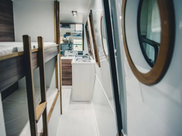 Motorboat rental with or without captain Traweller České Vrbné