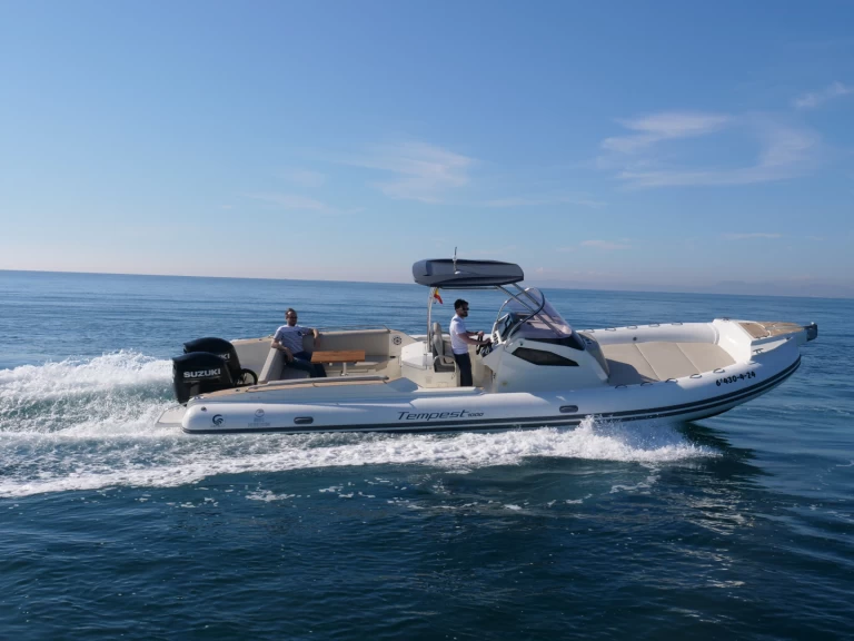 Bareboat Rental Motorboat Capelli with a boat licence