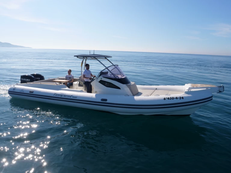 Motorboat for rent Roses at the best price