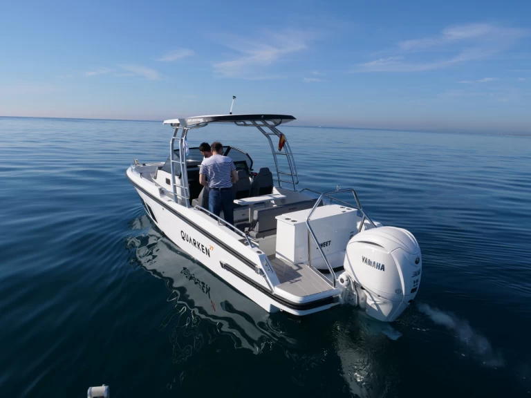 Quarken Quarken 27 T-TOP in Roses on SamBoat