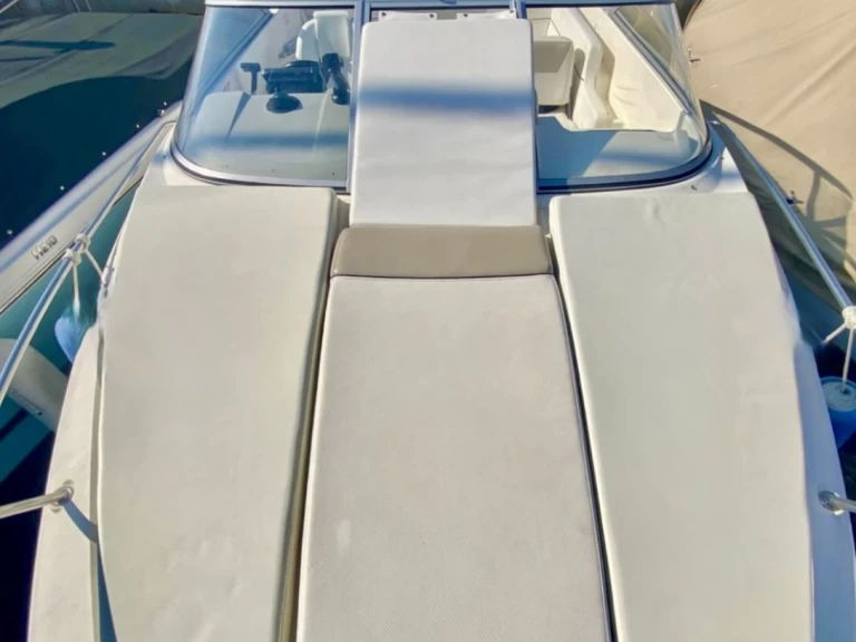 Rent a Bayliner Bayliner 642 CU Cavalaire-sur-Mer