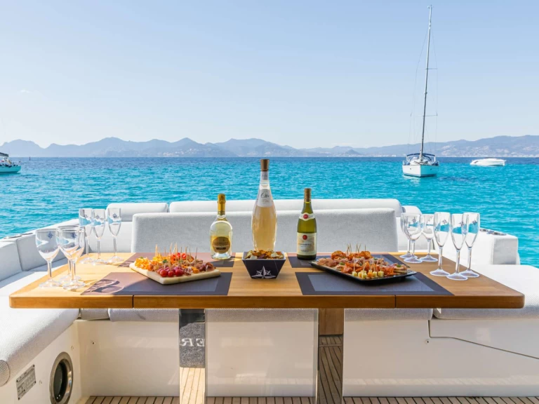 Luxury Yacht for rent Golfe-Juan at the best price