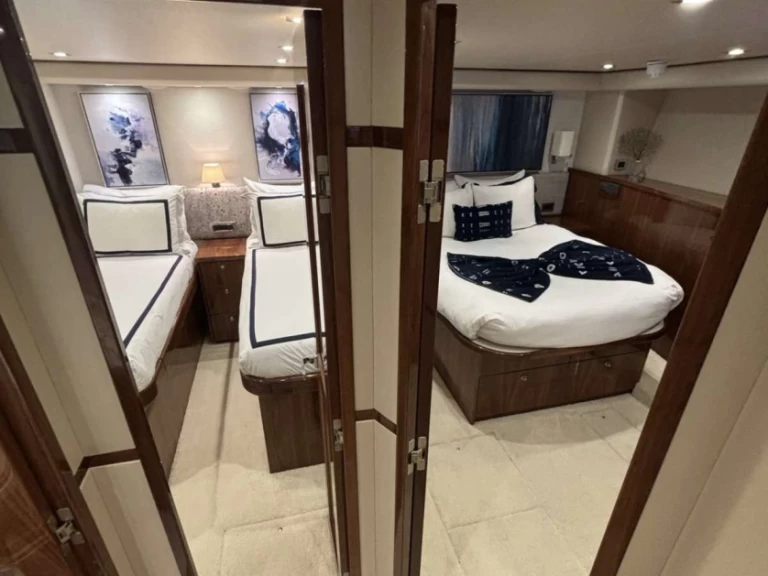Luxury Yacht for rent Nassau at the best price
