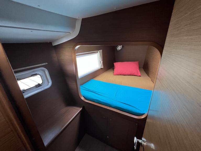 Yacht charter Tikehau cheap Lagoon 380 S2