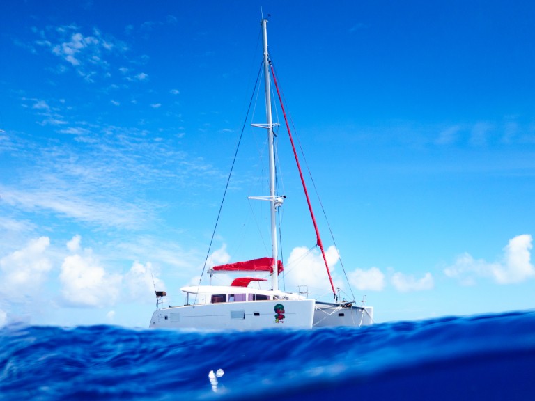 Catamaran for rent Tikehau at the best price