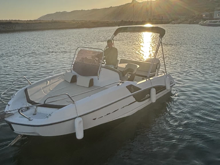 Motorboat for rent Marseille at the best price