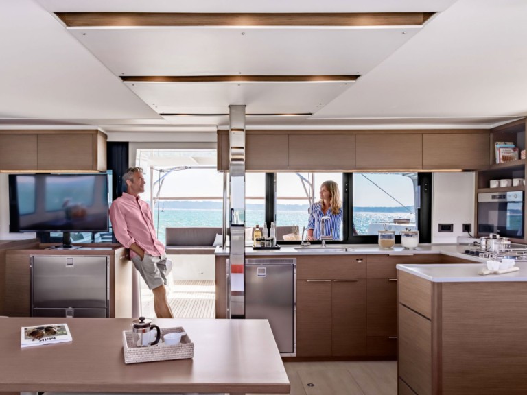 Boat rental Lagoon Lagoon 46 in Rangiroa on Samboat