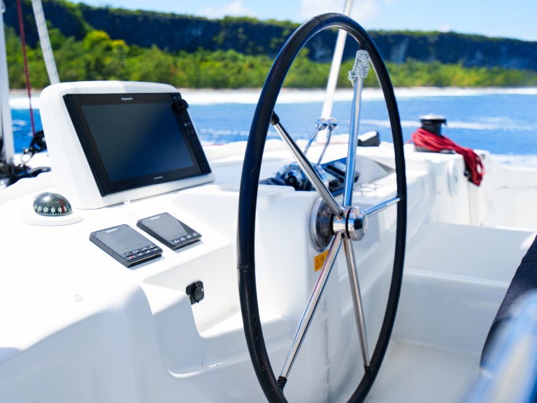 Catamaran rental with or without captain Lagoon Rangiroa