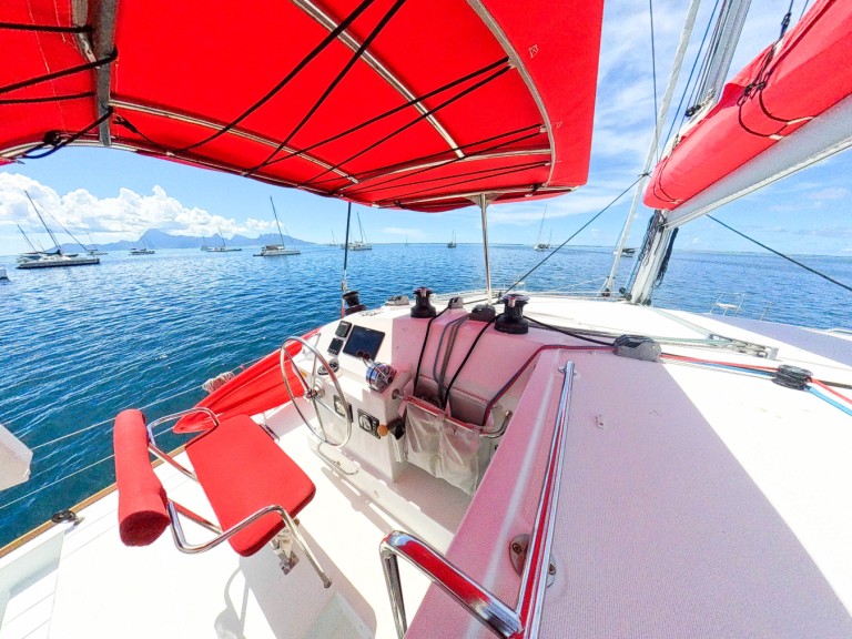 Catamaran for rent Tikehau at the best price