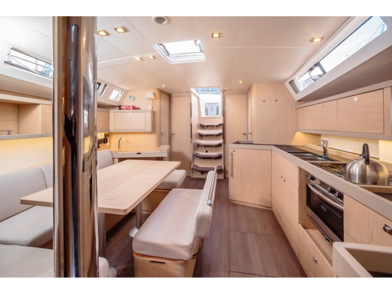 Bareboat Rental Sailboat Bénéteau with a boat licence