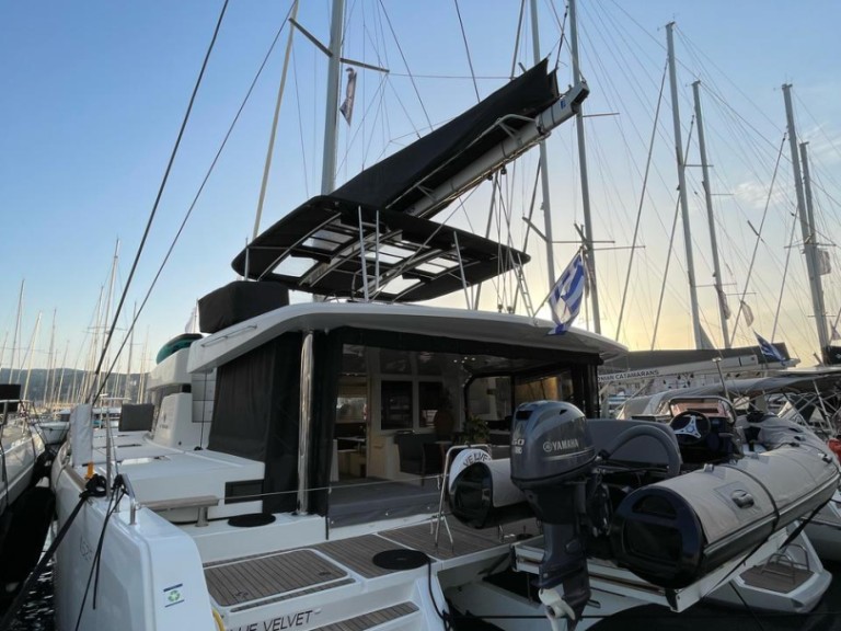 Yacht charter Lefkáda cheap Lagoon 52 F