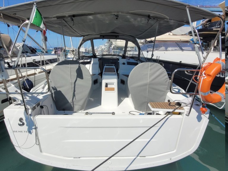 Boat rental Bénéteau Oceanis 34.1 in Trapani on Samboat