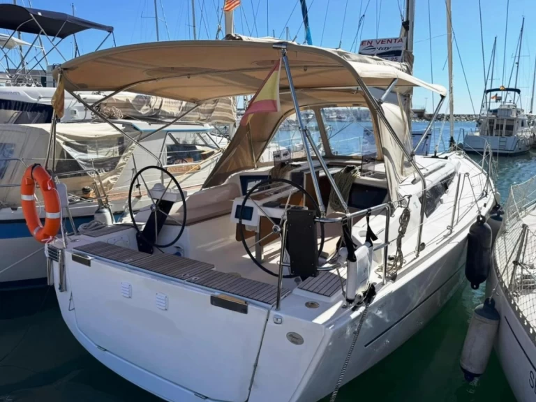 Sailboat rental in Barcelona - Dufour Dufour 360 Grand Large