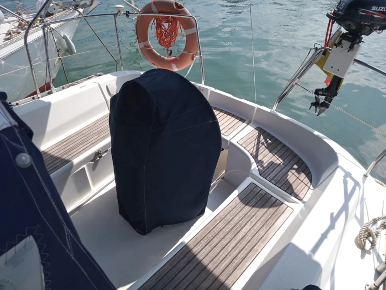 Sailboat rental with or without captain Bénéteau Dénia