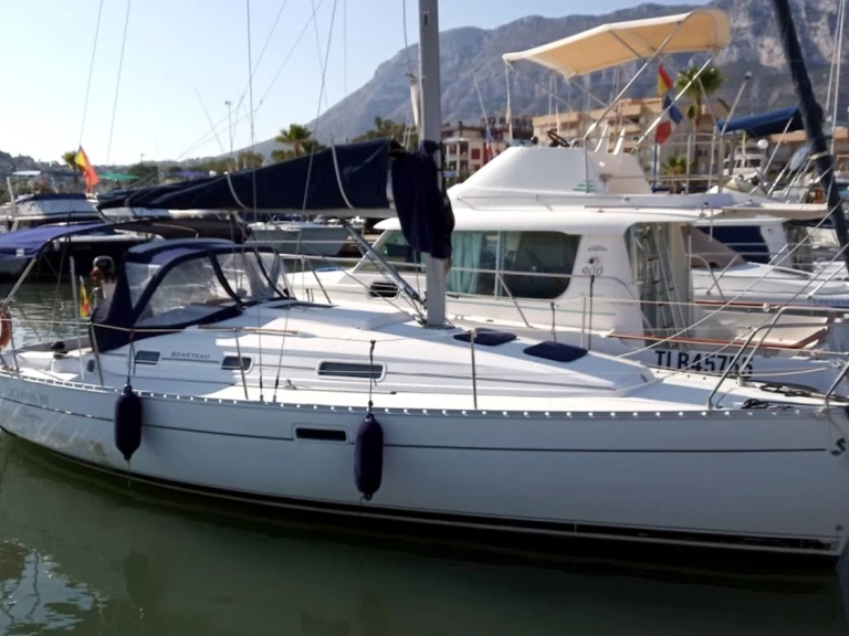 Bareboat Rental Sailboat Bénéteau with a boat licence